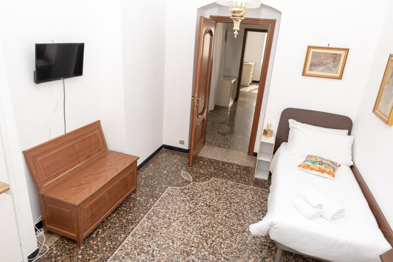 Living Sestri Airport Apartment Genoa Exterior photo